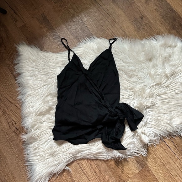 REFORMATION IIona Wrap Top In Black - Picture 3 of 5